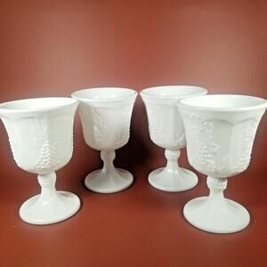 Vintage Colony Harvest Grape White Milk Glass Pedestal Goblets Wine Lot of 4